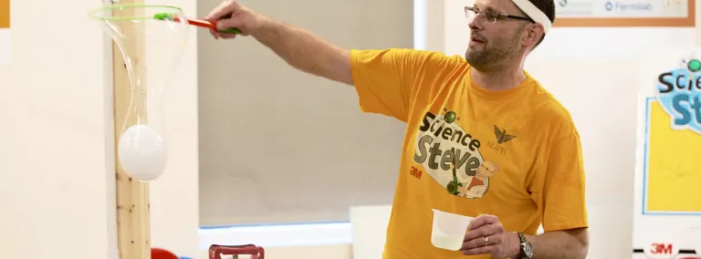 Science Steve performs at Neutrino Day 2017.