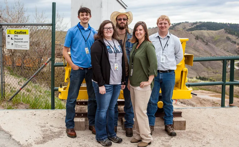 Photograph of the 2017 Sanford Lab interns.